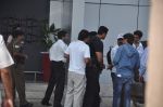 Shahrukh Khan snapped at dmestic airport on 16th Oct 2011 (4).JPG